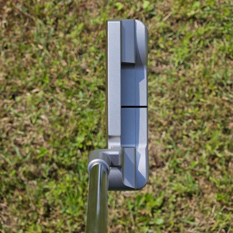 Kij golfowy - putter Wilson Staff model BL22 (blade)