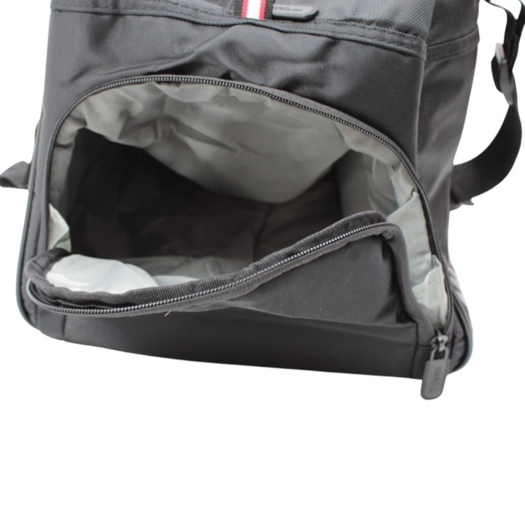 Czarna torba podróżna Wilson Tour Holdall – duffle bag - kieszeń na buty golfowe