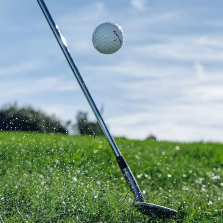 Taylormade TP5 - piłka golfowa biała, nowy model 2026