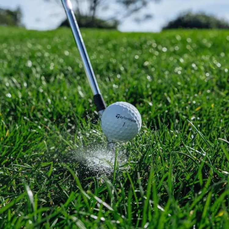 Taylormade TP5 - piłka golfowa biała, nowy model 2026