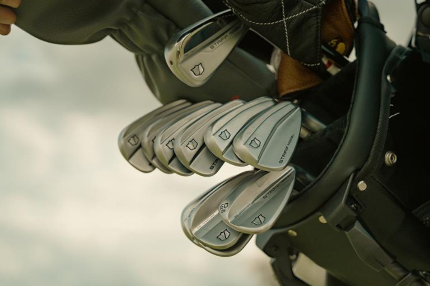 Zestaw golfowy - irony Wilson Staff Blade 2026