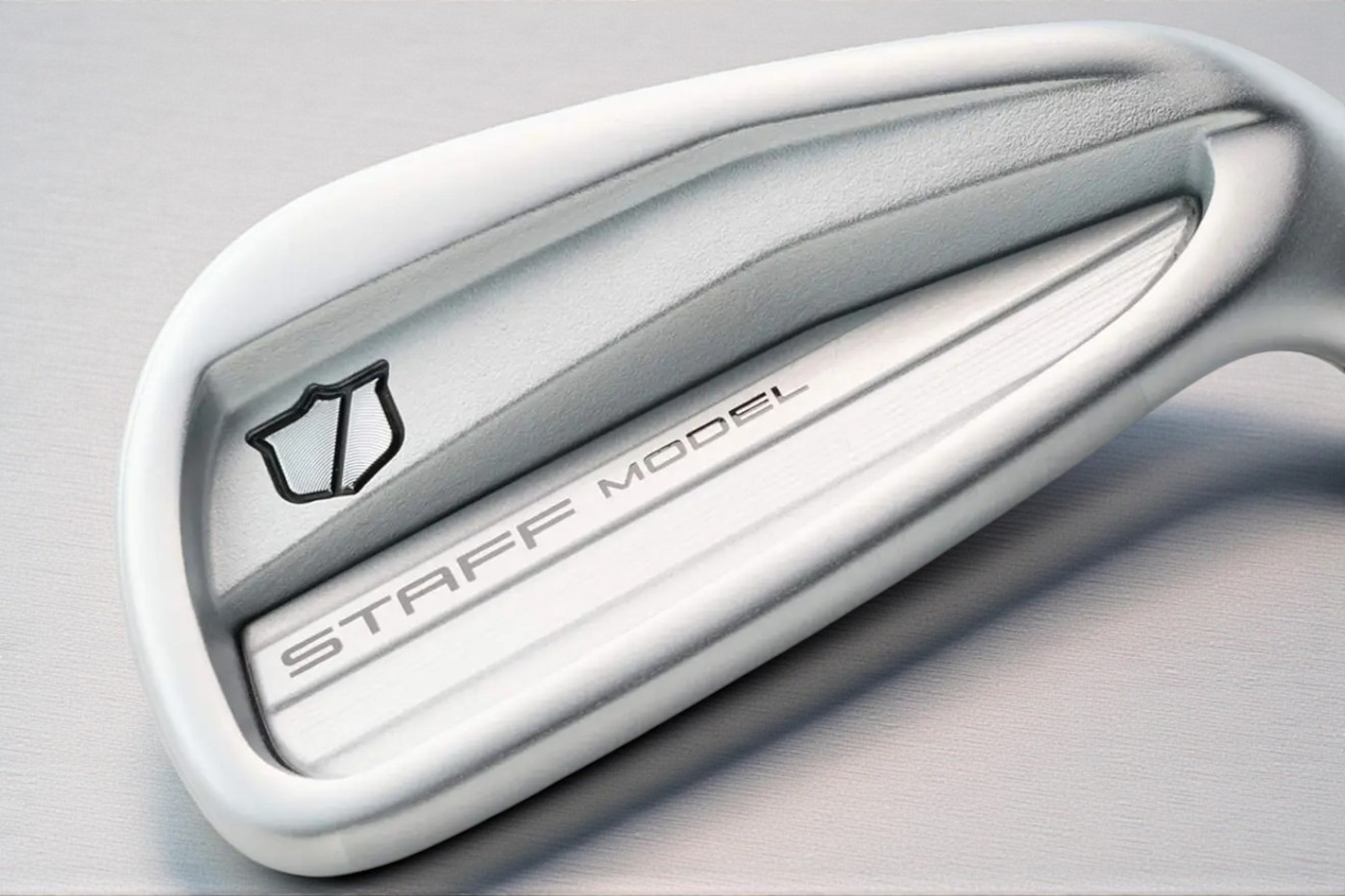 Szczotkowane wykończenie (satin brush) - Wilson Staff Model CB 2026 Irons