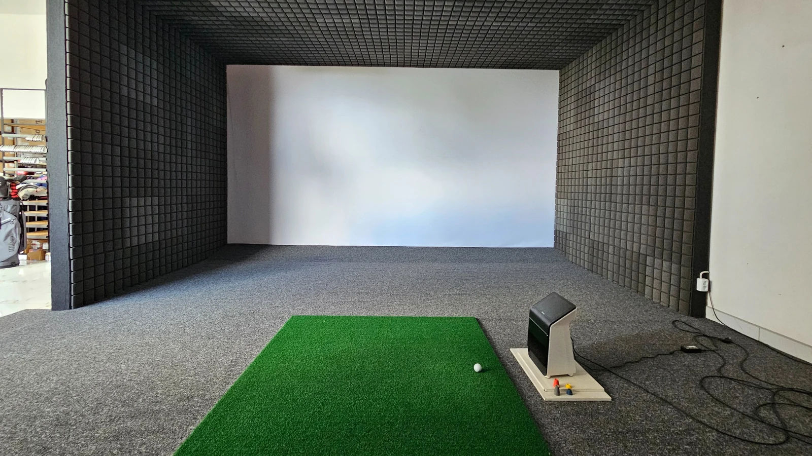 Symulator golfa w Dęblinie – Golf Dęblin z Garmin Approach R50