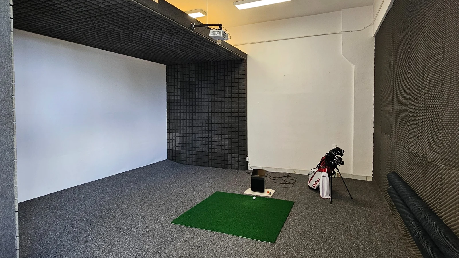 Golf Dęblin – całoroczny symulator golfa dla grup i rodzin